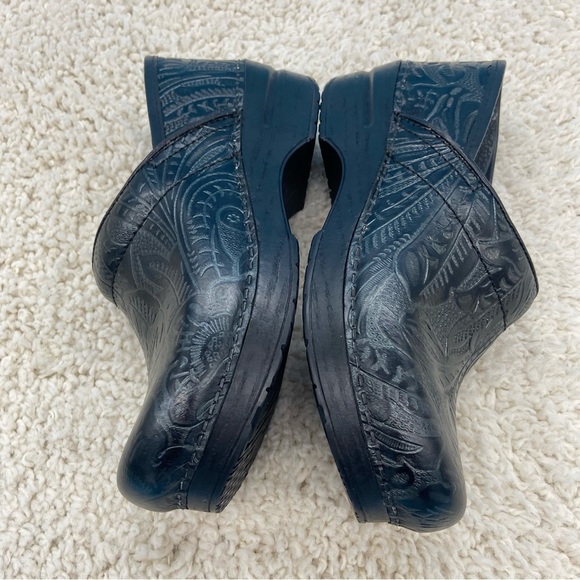 Dansko Women’s Embossed Clogs Mules Black Size 38 - Picture 4 of 9